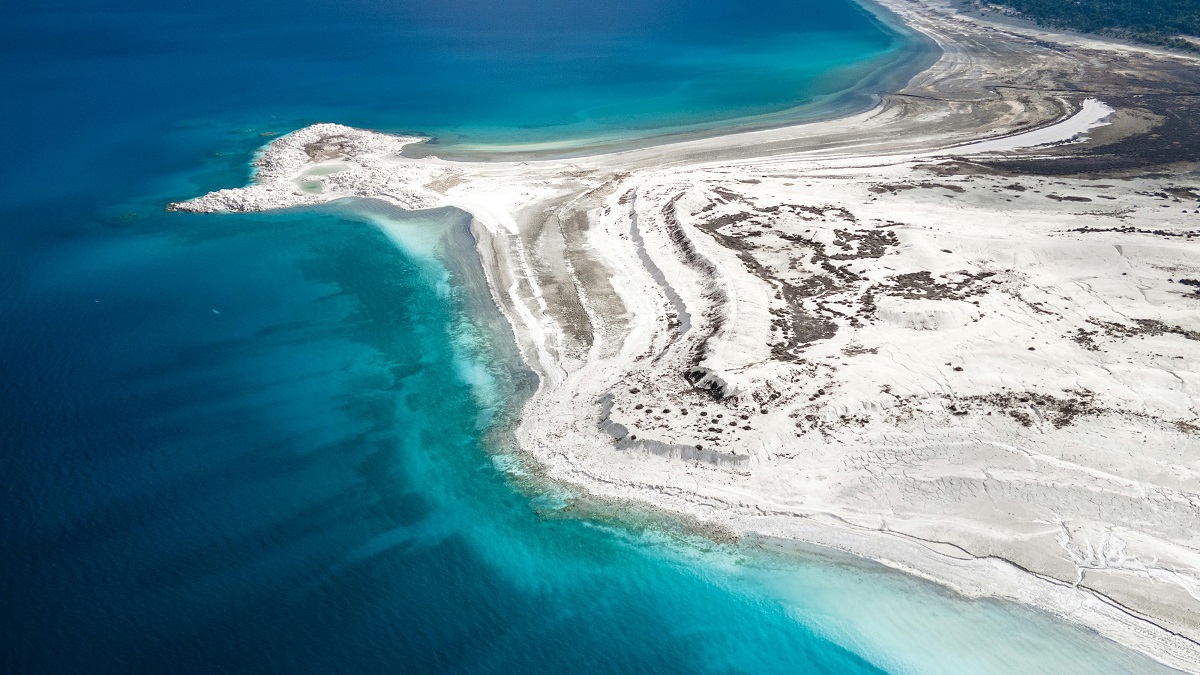 Salda Lake Turkey – white sandy beaches and crystal-clear turquoise water White sandy beaches and crystal-clear turquoise water at Salda Lake Turkey
