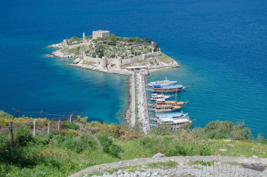 Best things to do in Kusadasi, Turkey, start with the causeway to Pigeon Island